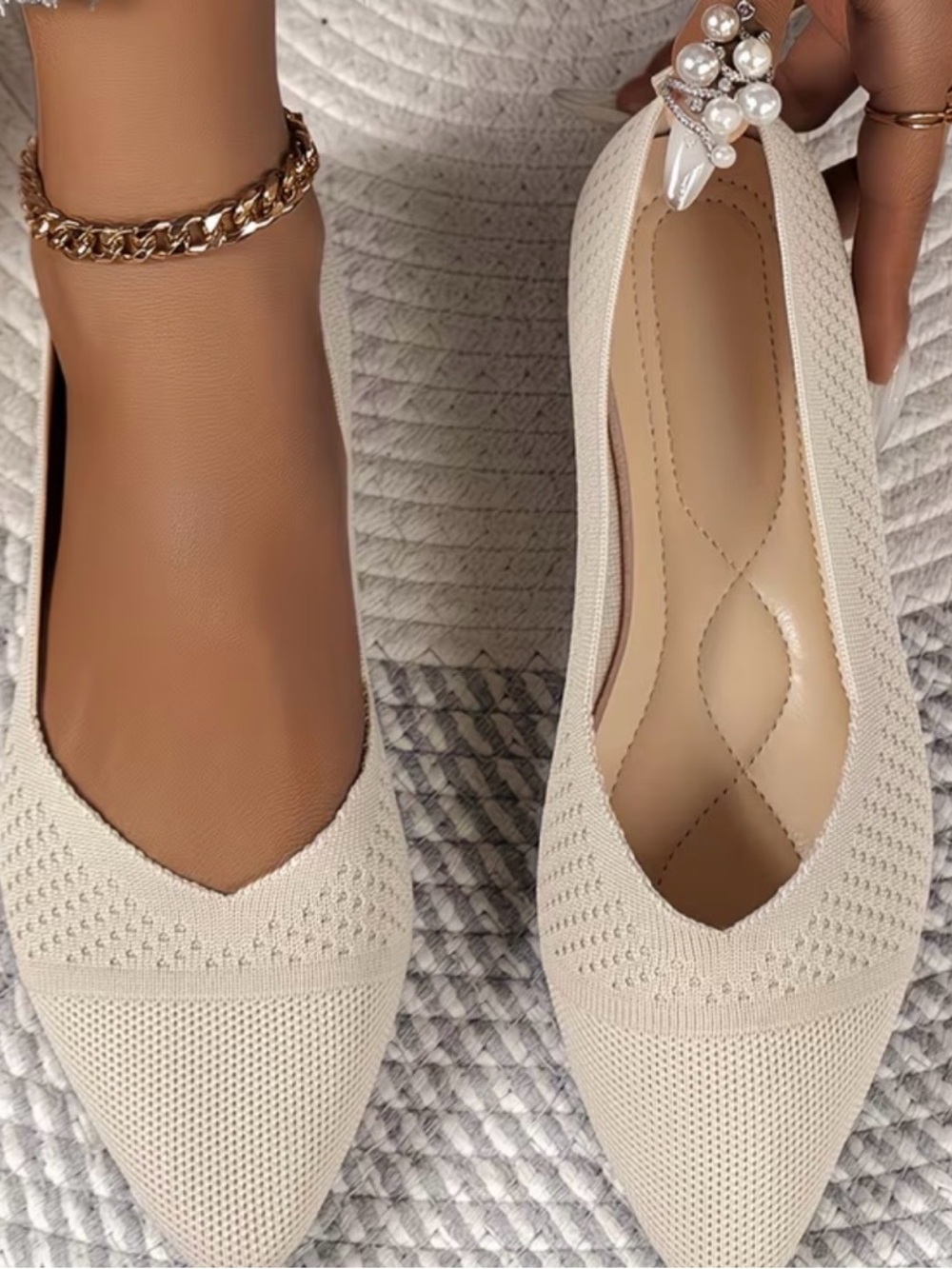 NEW Comfy Women's Pointed Knit Flats in Cream